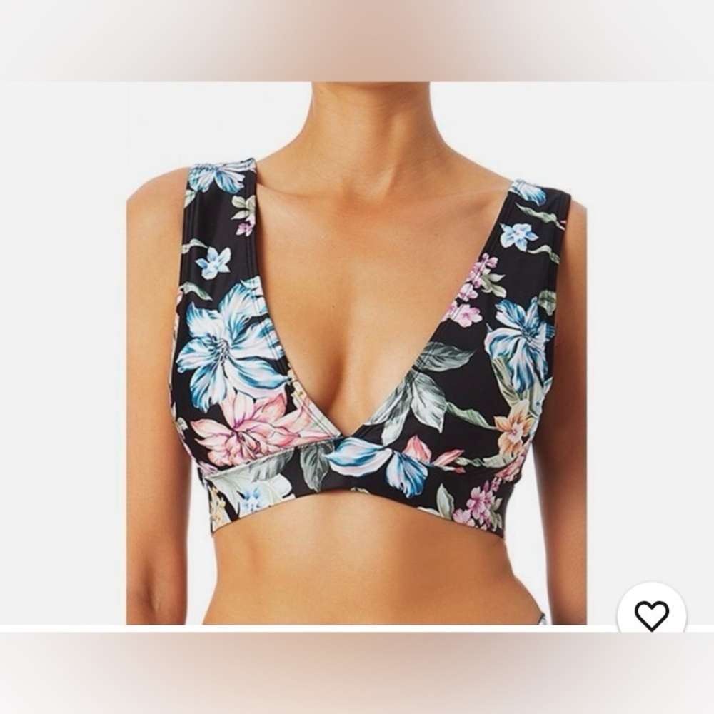 Sandflower Women's Crossback
Halter Top Swimsuit Medium (8-10)
Black floral